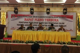 Baru enam KPU di Riau pleno penetapan caleg terpilih