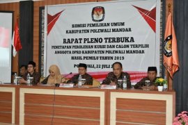 KPU Polewali Mandar tetapkan 45 caleg terpilih