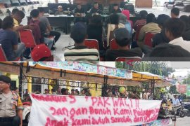 Pedagang tuding Wali Kota Tanjungbalai "membunuh" pedagang kecil