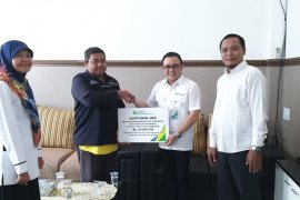 BPJS Ketenagakerjaan Ponorogo serahkan klaim JKK