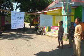 Sampah meluber cemari sawah, TPA Pakusari Jember disegel warga
