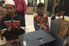 Polisi amankan pelaku adegan "motorcross" di kuburan