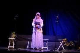 Sastrawan muda pentas musikalisasi puisi "cinta"