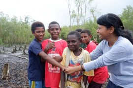 Blue Forests rayakan hari mangrove sedunia di Kampung Yepem
