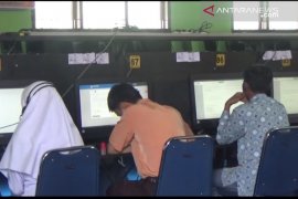 312 siswa SMA sederajat UN perbaikan di Pasaman Barat