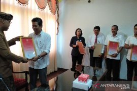 Disbud Bali beri penghargaan pihak yang sukseskan PKB