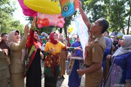 Bupati : kurangi gadget perbanyak baca buku
