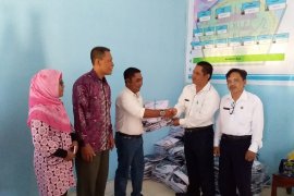 Kubu Raya realisasikan program seragam sekolah gratis