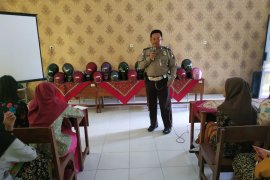 Polisi Blitar sosialisasi ajak pelajar patuhi rambu lalu lintas
