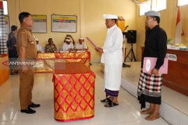 Bupati Bangli lantik pejabat perbekel Desa Landih