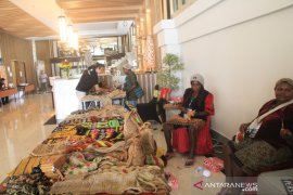 Manajemen Hotel Horison Kotaraja libatkan mama-mama promosi noken pada JIAC