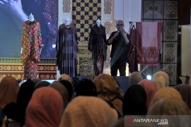 Talkshow Fashion Muslim Page 3 Small