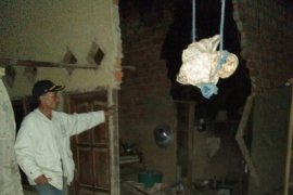 Rumah rusak akibat gempa tercatat 26 unit