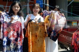 Mahasiswa asing belajar sosiopreneur melalui "SuraBali Summer Program"