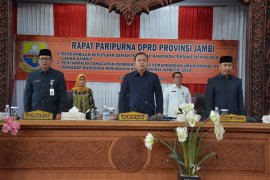 DPRD dengarkan jawaban pemerintah terkait Ranperda Perubahan APBD 2019