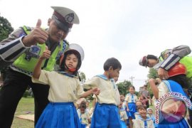 Menumbuhkan kesadaran keselamatan lalu lintas bisa dimulai dari sekolah