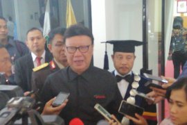 Mendagri sebut tdak ada politisasi izin FPI dengan pemulangan Rizieq