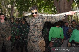 Latihan bertahan hidup Marinir Indonesia dan Amerika