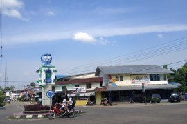 Antonius ingatkan masyarakat jangan malas pasang bendera