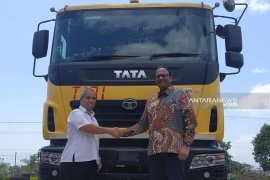 PT TTL Tonasa terima 10 unit truk Tata Motors