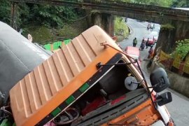 Lalu lintas di Lembah Anai kembali dibuka dua lajur