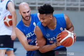 Antetokounmpo rela menukarkan trofi MVP NBA dengan medali juara Yunani
