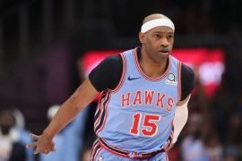 Carter perkuat lagi Hawks jadi pemain tertua