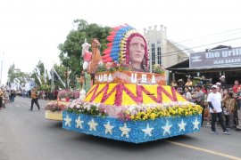 Kendaraan hias negara sahabat ramaikan "TIFF"