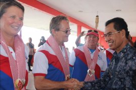 Semua perahu peserta lomba SIDAYR masuk finish