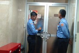KPK geledah ruangan Dhamantra di komplek parlemen