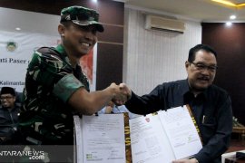 Bupati Paser tandatangani MoU pengurangan  sampah plastik