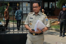 Anies bahas penerapan mobil listrik dengan Presiden Jokowi