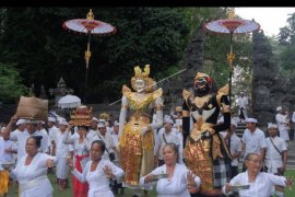 Upacara di Pura Alas Kedaton