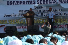 Menhan Ryamizard Ryacudu  ajak mahasiswa UNS jaga Pancasila