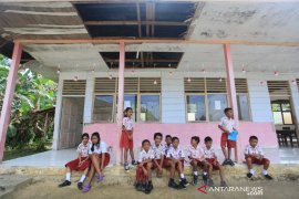 BANGUNAN SEKOLAH RUSAK