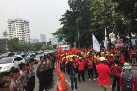 Serba serbi pidato kenegaraan Jokowi, buruh demo di Gedung MPR RI