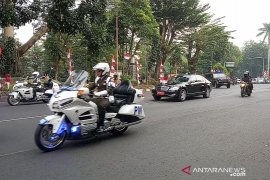 Presiden Jokowi keluar Istana Bogor dengan pengawalan dua kali lipat
