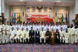 Nunik Kukuhkan Paskibraka Provinsi Lampung 2019