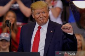 Presiden AS Donald Trump tak ingin berbisnis dengan Huawei