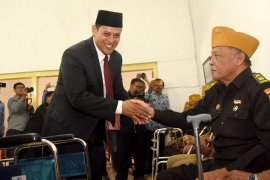 Pemkot Kediri berikan santunan veteran