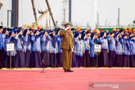 Komandan upacara salah sebut usia HUT RI
