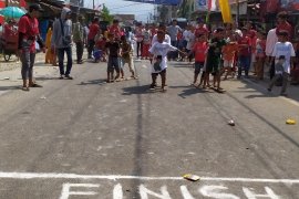 Permainan tradisional ramaikan HUT RI di Bandarlampung