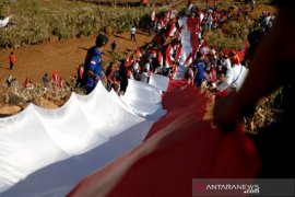 Pembentangan Bendera Merah Putih Page 2 Small