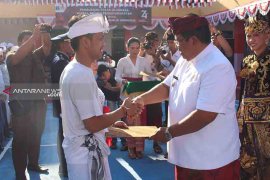 HUT RI, 134 narapidana Buleleng dan 101 narapidana Tabanan terima remisi