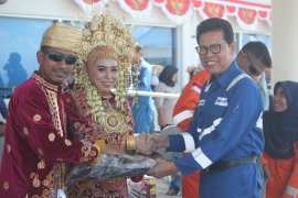 Lomba kostum daerah meriahkan HUT Kemerdekaan di lingkungan DSLNG Page 1 Small