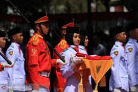 Pemprov Gorontalo beri hadiah kepada anggota Paskibraka