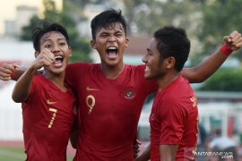 Beckham Putra dan Adam Przybek  diragukan tampil hadapi Borneo FC