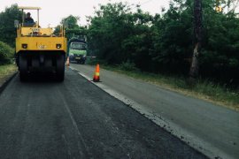 Jalan Ajibarang-Banjarnegara gunakan aspal karet