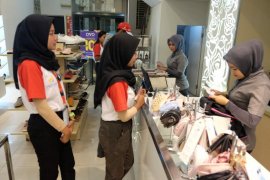 Peserta SMN asal Sulteng "serbu" Toko Elizabeth Medan