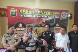 Petualangan bandar narkoba Kampung Ambon ini berakhir setelah diterjang timah panas polisi